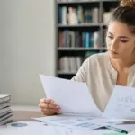 Исследовательница формулирует проблему научной работы