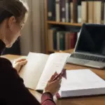 Исследователь проверяет автореферат и текст диссертации